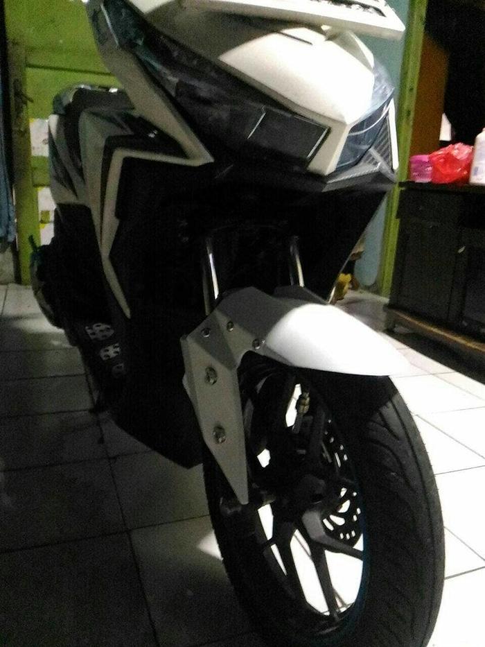 spakbor depan vario 125 150 Pengiriman Cepat