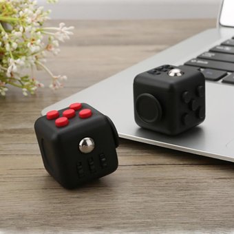 Fidget Cube Mainan Pelepas Stress - Black