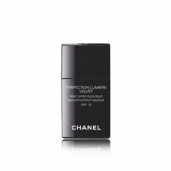 Chanel Perfection Lumière Velvet Smooth-Effect Makeup SPF 15 (20 Beige)