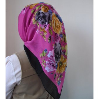 Hijab Segiempat Floral Pink  