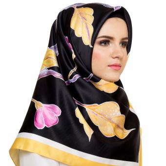 Hijabstore - Moshaict By Itang Yunasz AL 075 - Black Motif Floral  