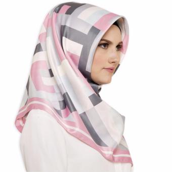 Hijabstore - Moshaict By Itang Yunasz AL 133 - Putih Motif Geometri  