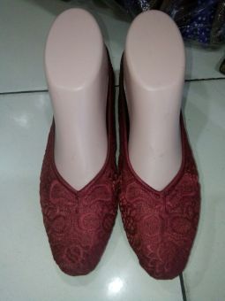 Shopaholic Sepatu Bordir Etnik Polos Merah Size 37