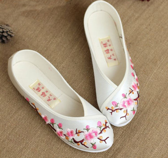 Women's Embroidered Single Shoes Flower Flat Shoes Beige