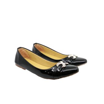 Khalista Collection Glossy Pointed Toe Women's Shoes Rivet Flats Heels Slip-on Shoes Women's Flat - Hitam  