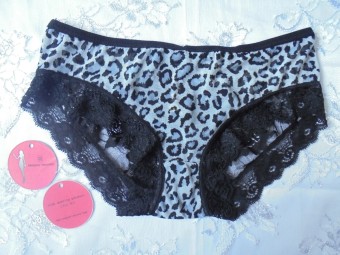 Love Secret Puring Panties G-String-0804-2 Leopard Putih  