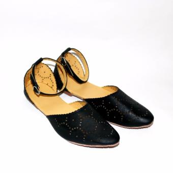 Marlee - Pointed Toe Ankle Strap Flat Shoes ERHN-02 Hitam  