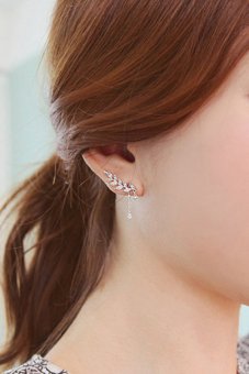 Velishy Menjepitkan Anting Anting Asimetris Daun velishy menjepitkan anting anting asimetris daun