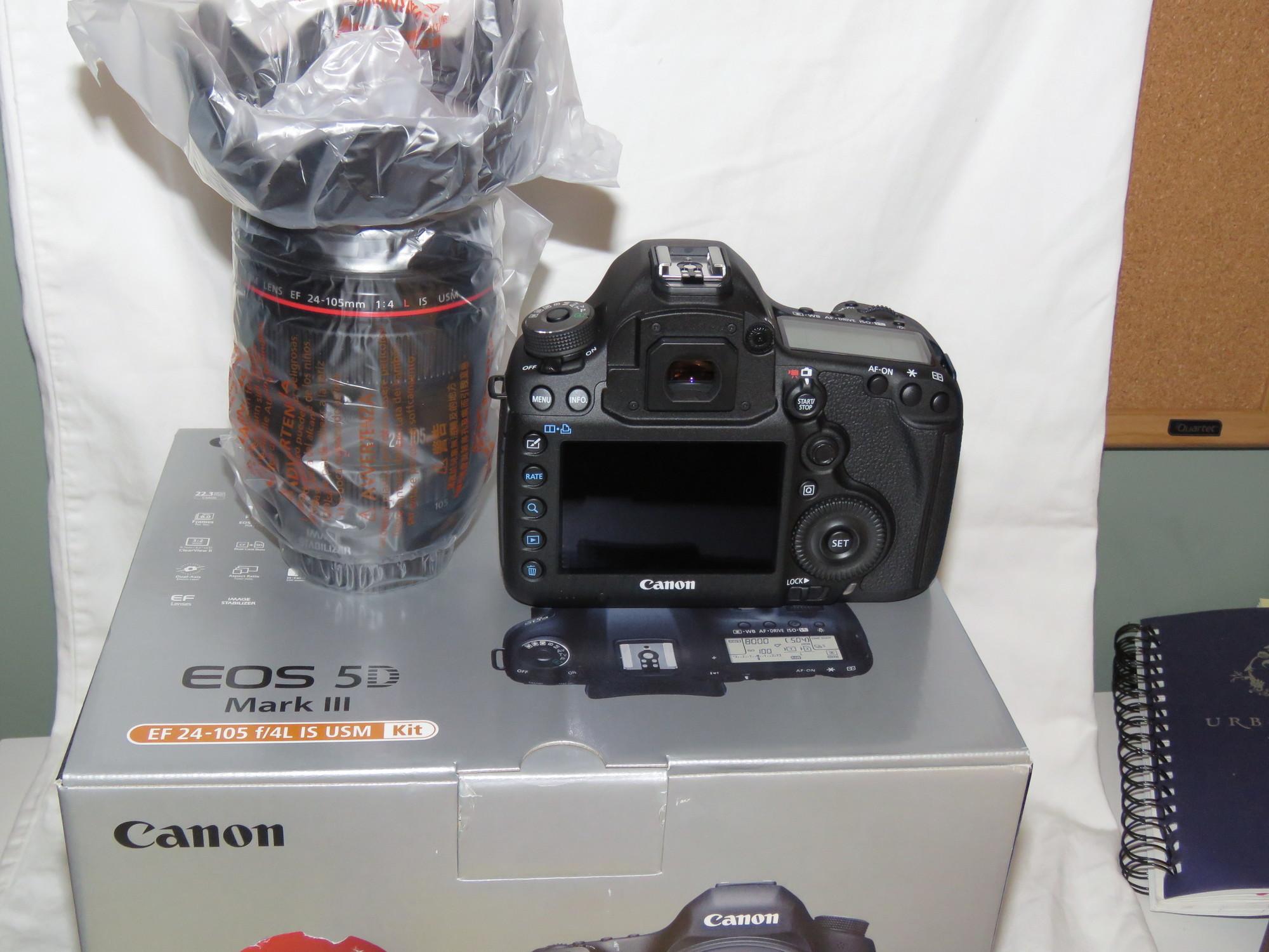 Canon EOS 5D Mark IV Kit 24-105mm - Hitam Beli 2 Gratis 1
