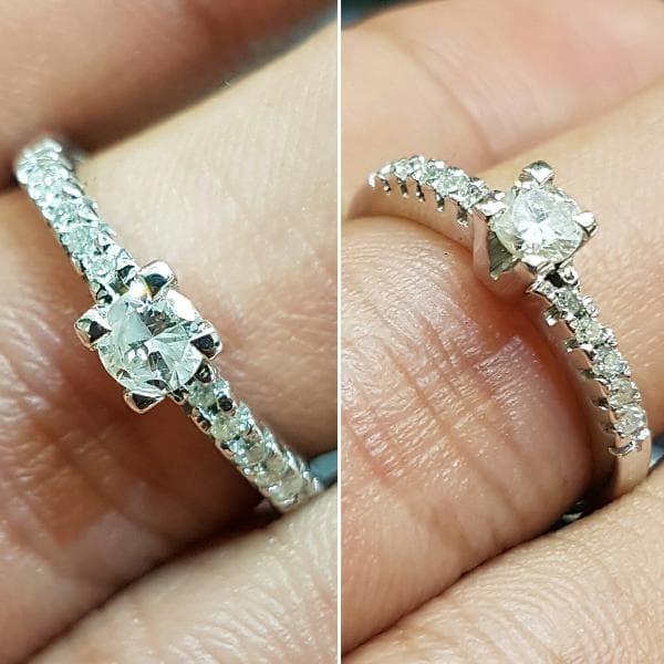 Cincin Emas 18k Berlian Eropa Asli Putih Tunangan Pernikahan Murah Q24