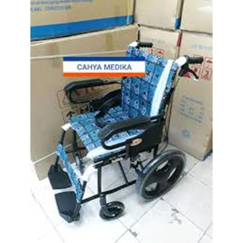 Kursi Roda Trevel Avico Black Steel 871b bisa Untuk Sholat Umroh dan haji