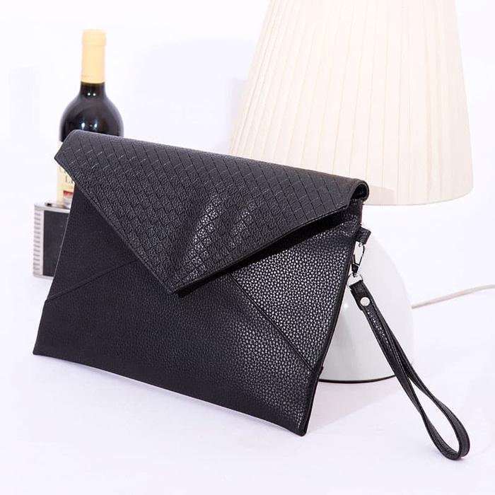 tas tangan clutch kulit sintetis hitam anyam hand envelope bag bta342