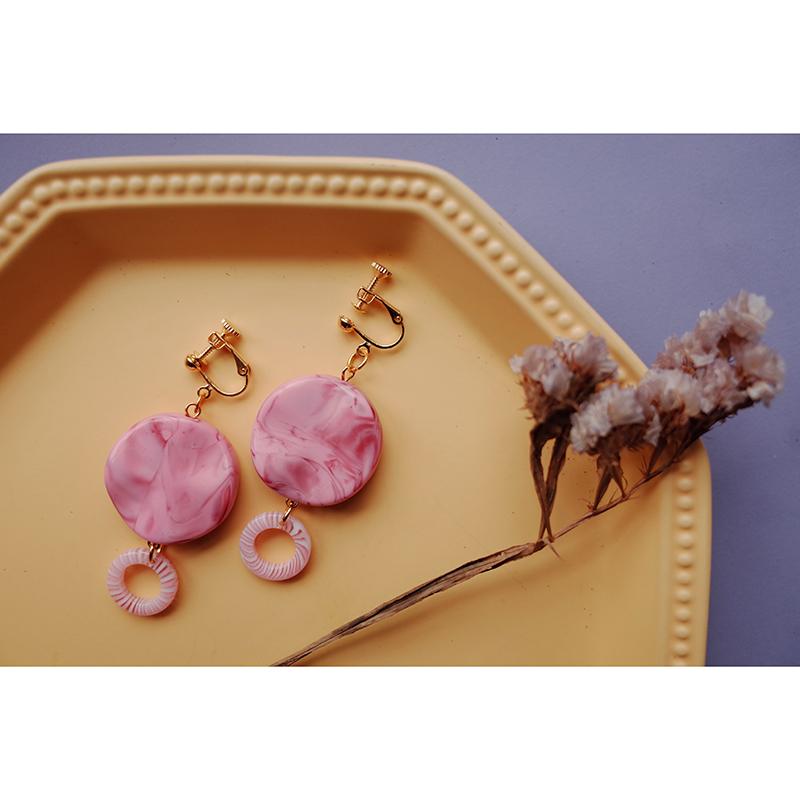 Resin Merah Muda Asli Lapisan Emas Anting Jepit Tanpa Tindik Anting