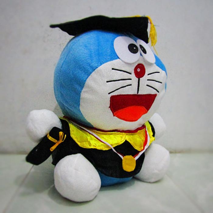 Boneka Doraemon Wisuda XL