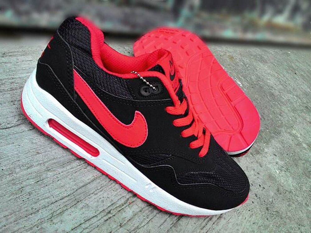 Sepatu Nike Airmax One Merah