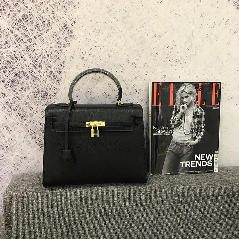 Kelly Modis Kunci Tas Model Hermes Rajut Tas Wanita (Hitam)