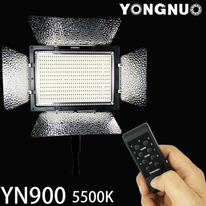 Yongnuo YN900 Pro LED Video Light - With Barndoor