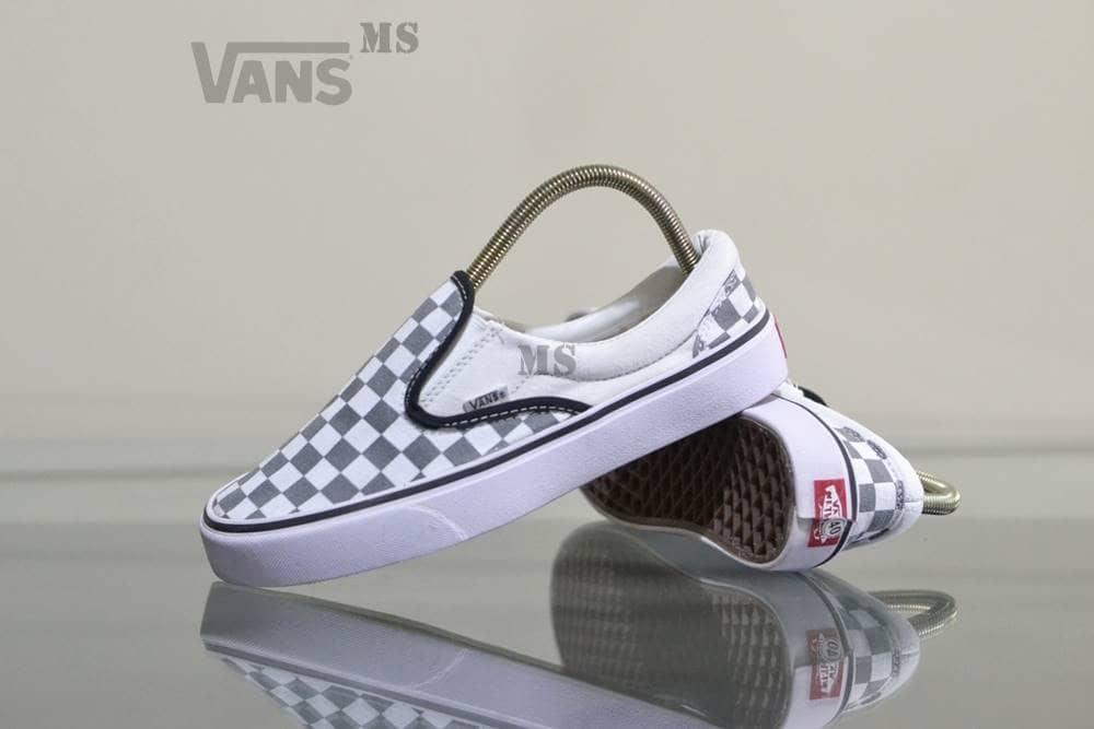 Promo SEPATU SNEAKERS STYLISH KEREN MAIN VANS SLIP ON CHECKERBOARD PUTIH Diskon