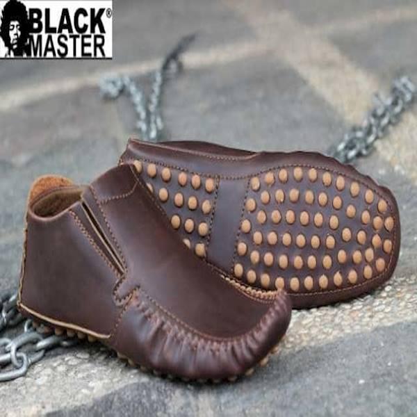 Sepatu Slip On Pria Black Master Alien