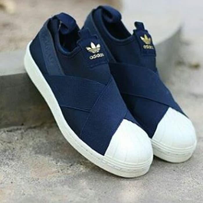 sepatu superstar slip on women