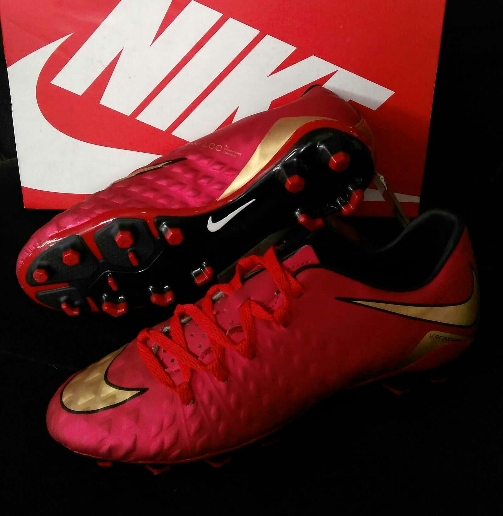 Sepatu bola Hypervenom mrh