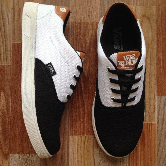 Vans casual clasic blek and white limited edition VK1