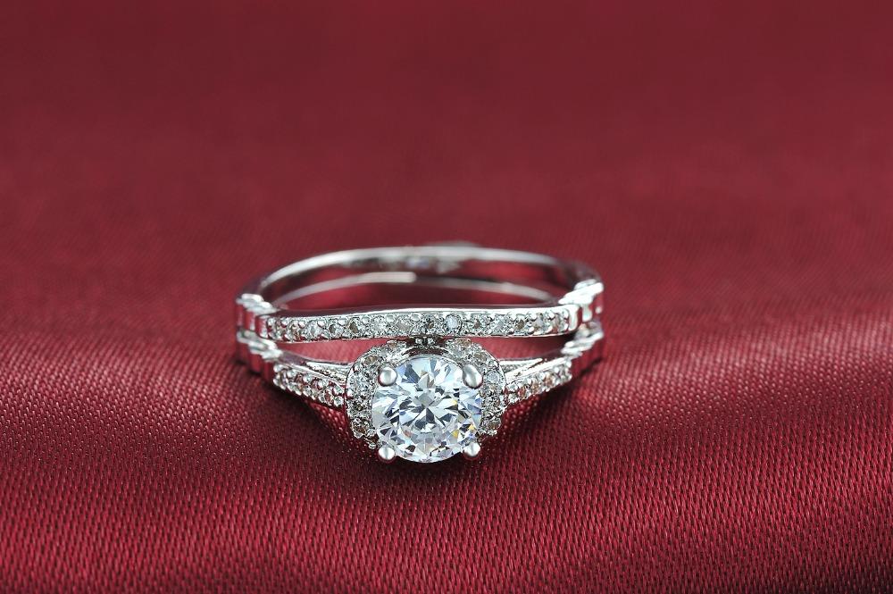 NEW PROMO Perhiasan Aksesoris Set Cincin Emas Putih Berlian Imitasi Batu Bulat 2 Mewah Wanita BR128 Murah