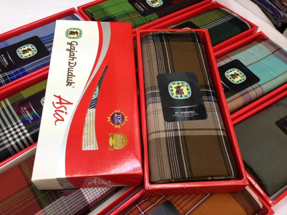 Gajah Duduk Sarung Tenun Eksklusif Premium Muslim Motif Asia Kain Sarong Muslim Pria Dewasa Perlengkapan Ibadah Sholat Jum'at Ied Hari Raya Pengajian Corak Masa Kini Bahan Halus Lembut Adem Nyaman (RANDOM)