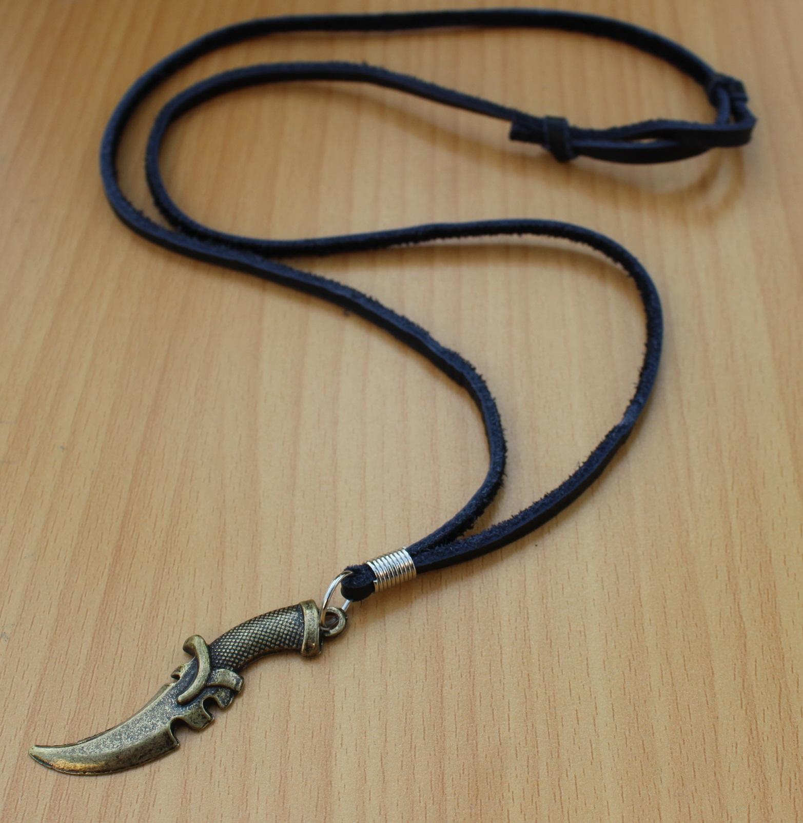Kalung Tali Kulit Bandul Belati Roman Picisan KTK-646