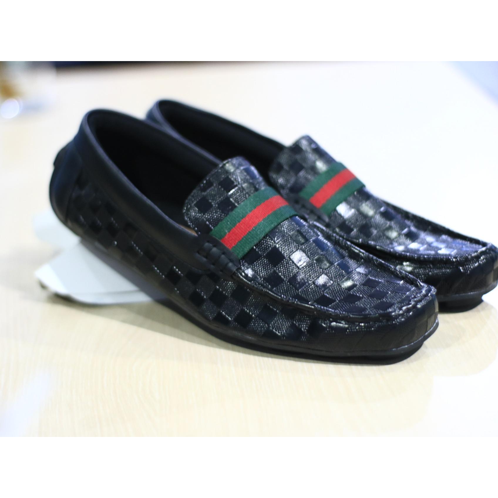 Sepatu kulit Slip-on (Guci) Gucci Sepatu kerja Pria dan Kasual Pria - Multi Motif Kotak (Lokal)