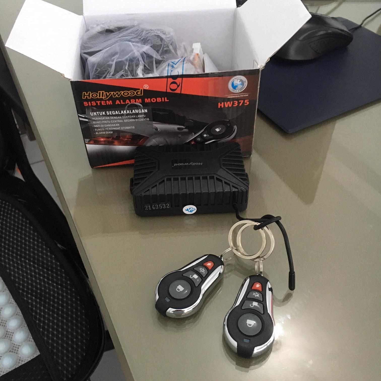 alarm mobil merek hollywood / Remote alarm mobil UNIVERSAL premium / remote alarm merek hollywood / sistem alarm mobil universal / remote set mobil honda suzuki toyota mitsubishi