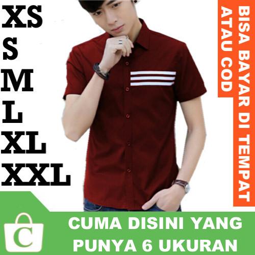 CORATCORETUDIO - Kemeja Pria Lengan Pendek Polos Dada Sablon 3 Garis MERAH PUTIH / 6 Ukuran XS S M L XL XXL / Kecil Kurus Besar Gemuk Gendut Jumbo / Kemeja Merah Pria Lengan Pendek / Kemeja Merah Cowok Lengan Pendek / Kemeja Merah Laki Laki Lengan Pendek