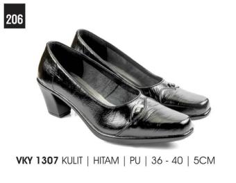 Bandingkan Toko Everflow Sepatu Pantofel Wanita Hitam - VKY 1307 sale - Hanya Rp228.223