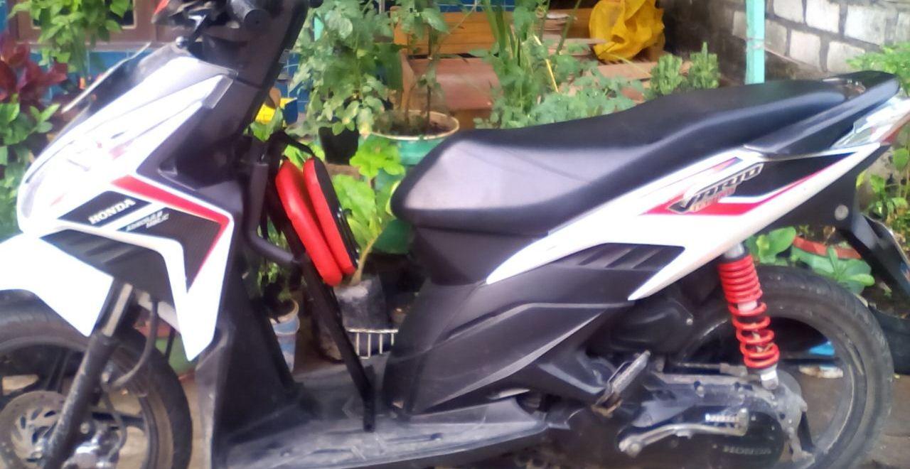 Kursi Boncengan Anak di motor warna orange