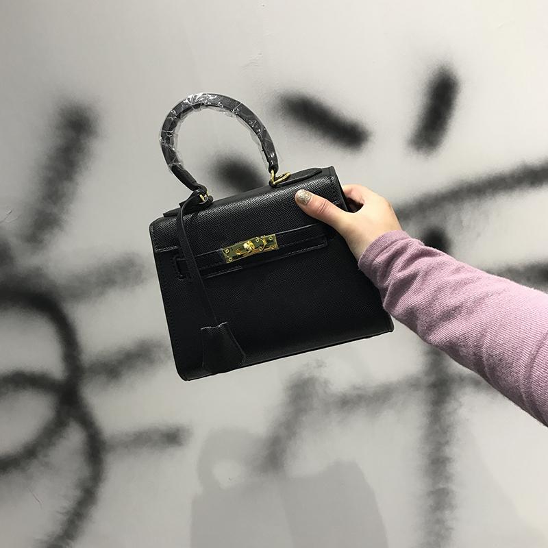 Kelly Modis Kunci Tas Model Hermes Rajut Tas Wanita (Hitam 20 cm)