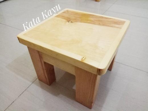 Kursi Kayu Jongkok Serbaguna