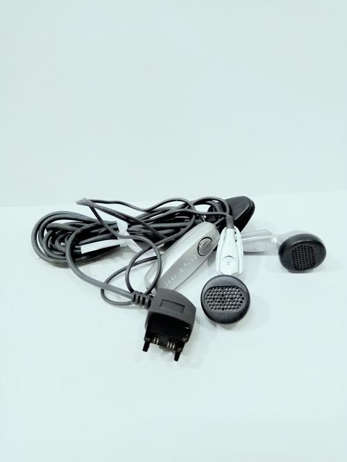 Handsfree Hf Headset Sony Ericsson Jadul Colokan Kecil K700 T28 T230 T100 dll - Foto Asli