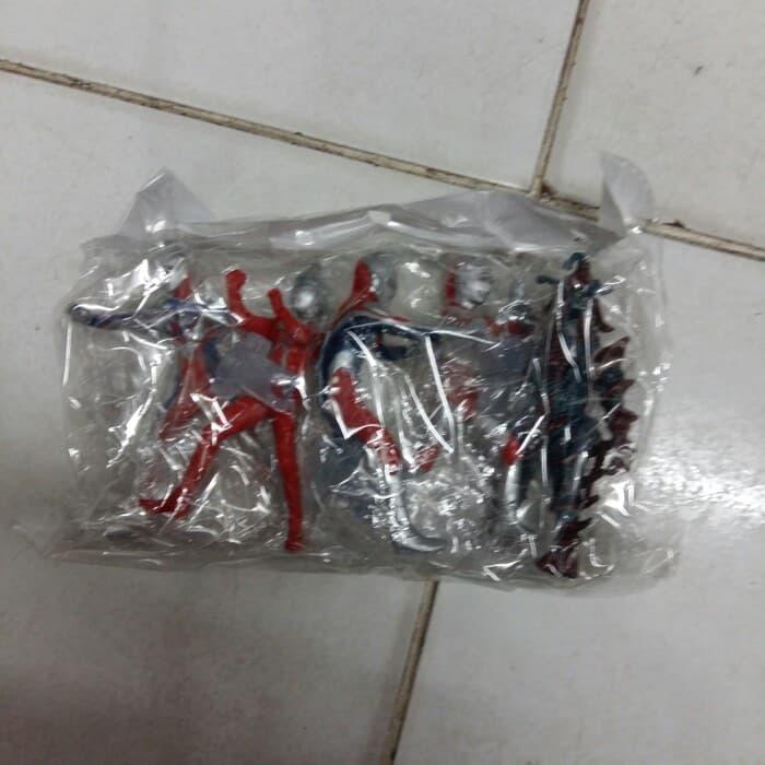 Mainan Figure Ultraman set isi 5