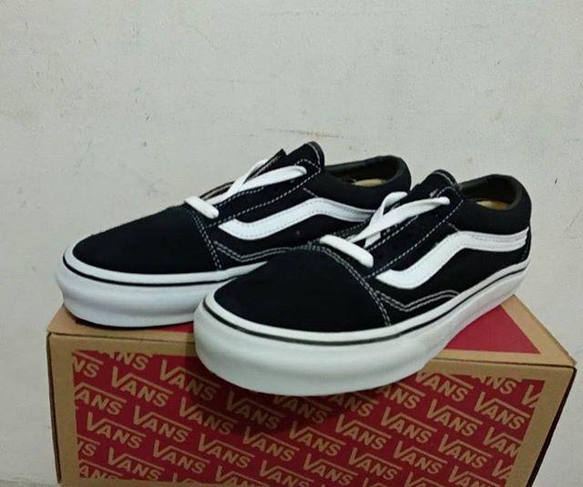 TERLARIS Vans old school bw / Sepatu jalan jalan PROMO