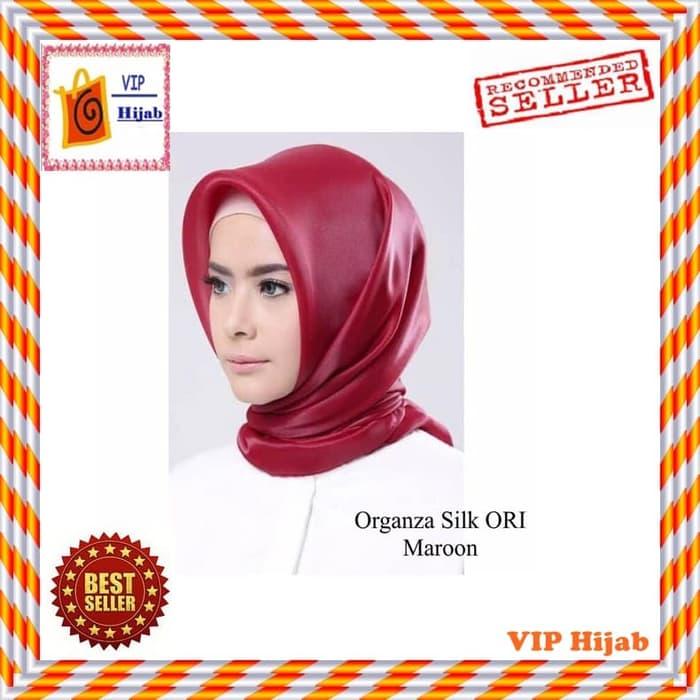 Jilbab Segi Empat Satin Jumbo Hijab Aisa