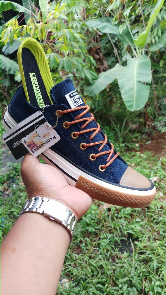 Sepatu Casual Converse All Star Chuck Taylor 2