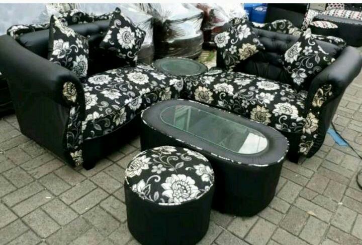 SOFA MINIMALIS ( Full Set + Meja dan Bantal )