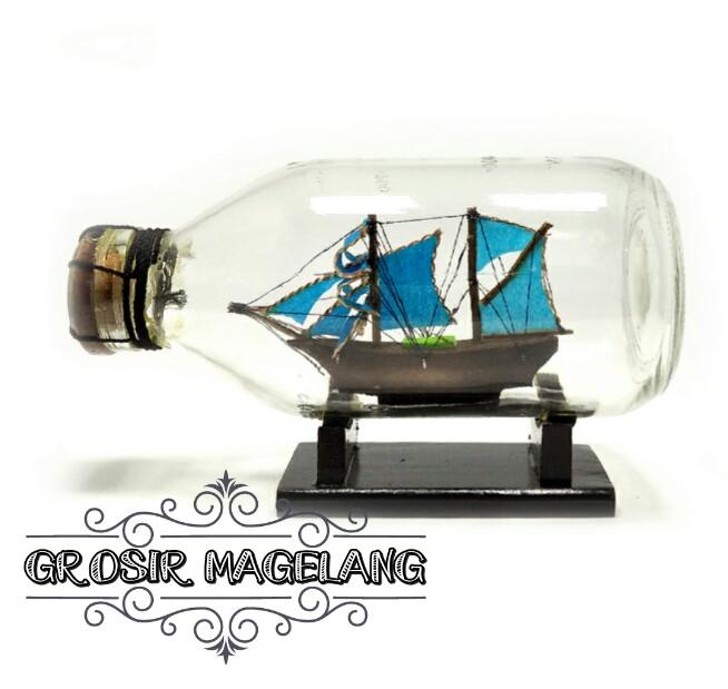 Miniatur Kapal Dewaruci dalam botol unik khas oleh oleh pajangan dekorasi rumah souvenir unik Borobudur Yogyakarta