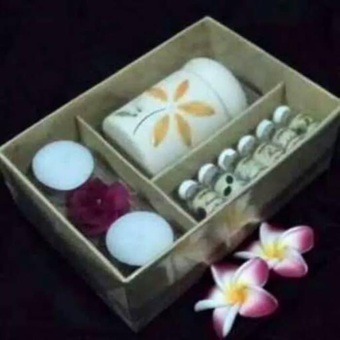 Paket 6 Essential Oil Plus Burner dan 2 Lilin Aroma Terapi Terlaris di Lazada