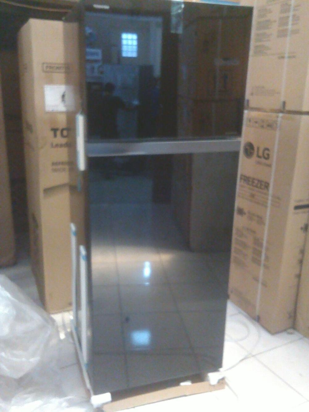 Kulkas 2 Pintu Besar Luxury TOSHIBA GR-TG51EDZ-1