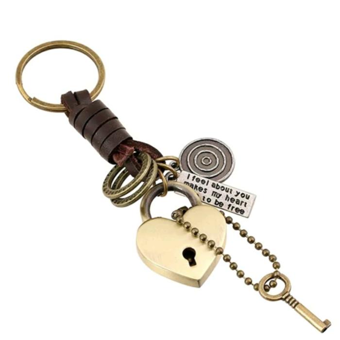 DISKON Bagcharm Gantungan Tas Retro Vintage Key Heart Look Like Fossil