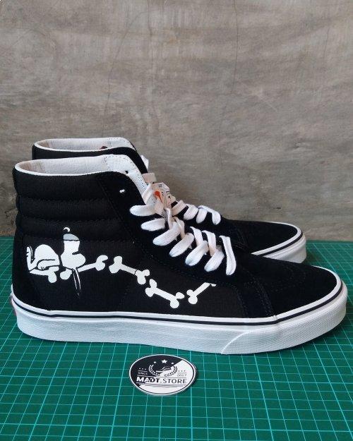 Van's X Peanut's Bones SK8Hi Black