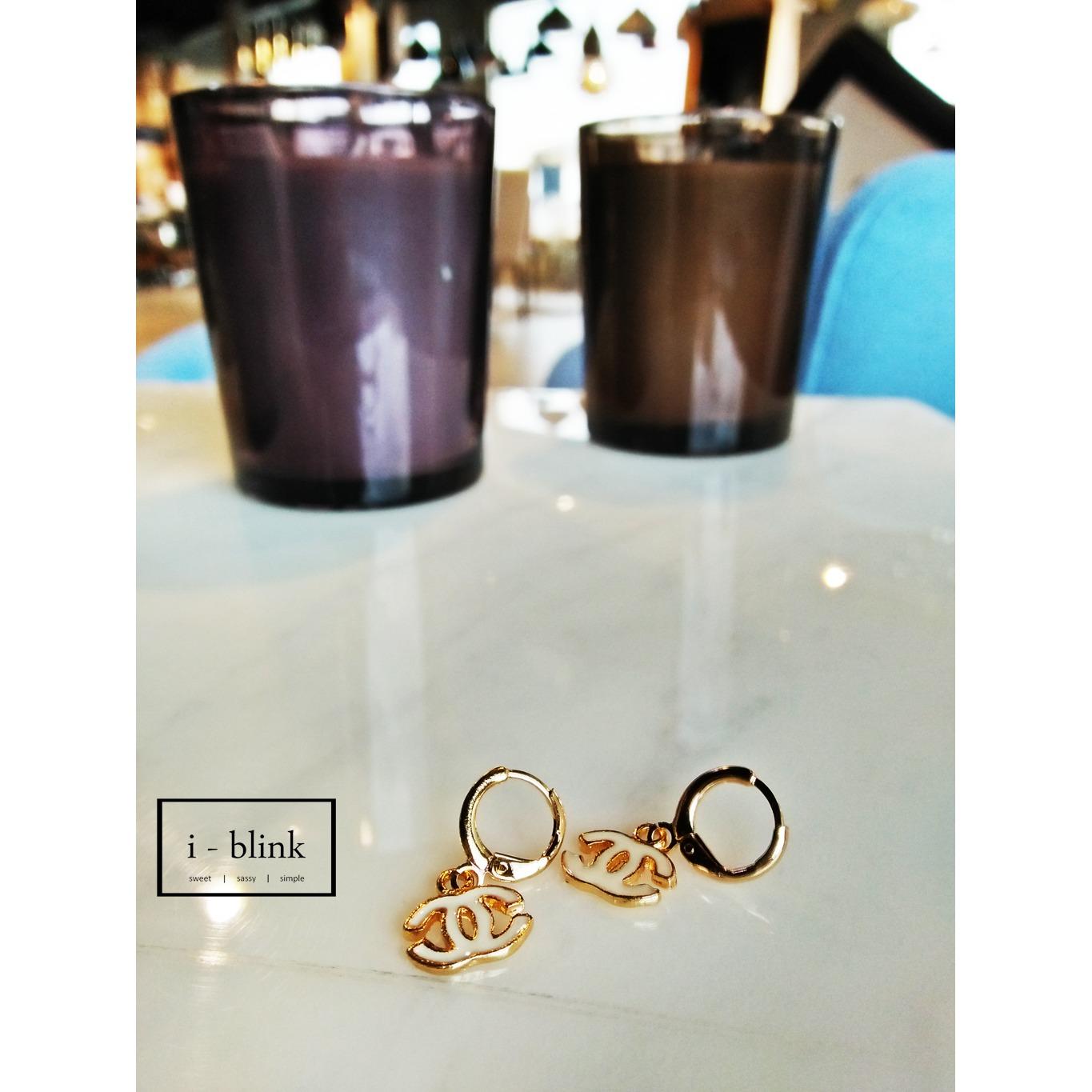 I-BLINK ANTING MODEL HOOP CHANEL PUTIH LAPIS EMAS