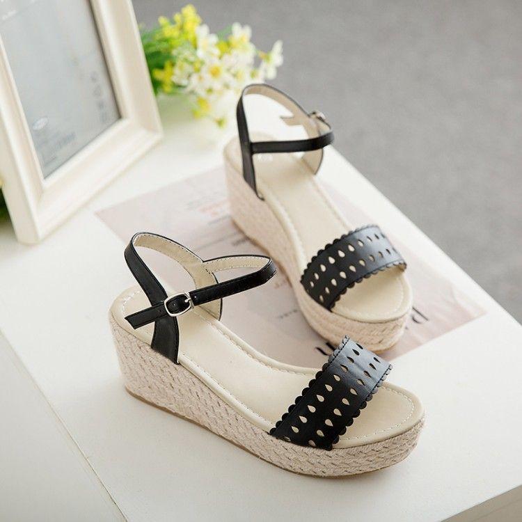 Sandal Musim Panas Sepatu Wanita Musim Panas Berongga Ukiran Horizontal (Hitam)