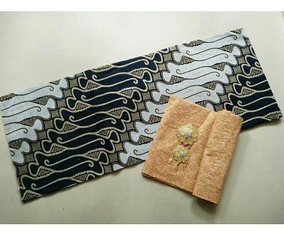 Kain batik solo barong kawung abu tanpa embos dan bros